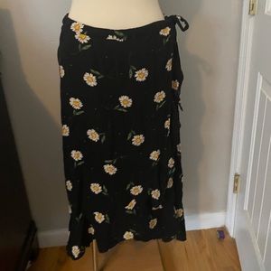 ASOS Black Daisy print skirt Sz 12